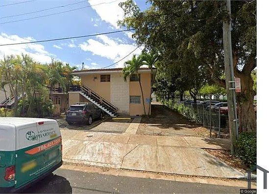 1370 NW 5th St