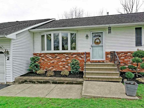 2nd image of 2 Elizabeth Dr