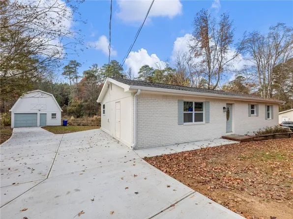 930 Woodbridge Dr NE, Conyers, GA 30012