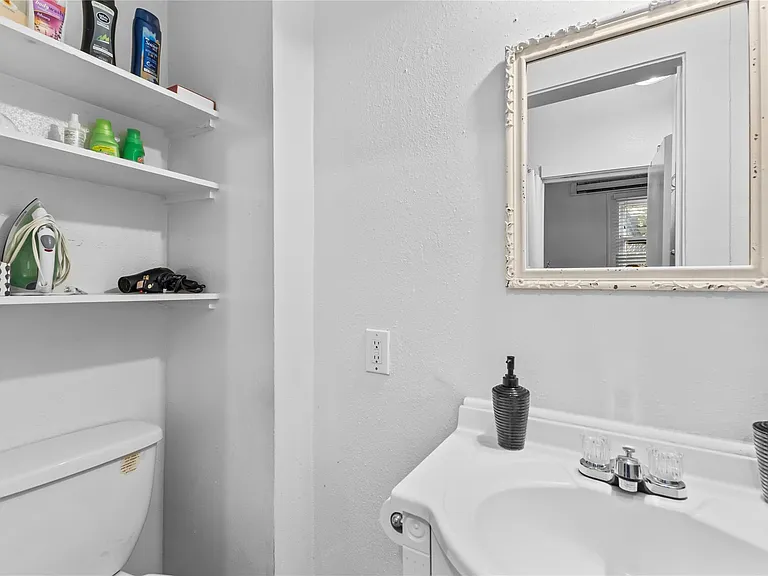 2509 Whitney St #A — Photo 10
