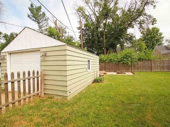 5th image of 1407 W Maywood Ave