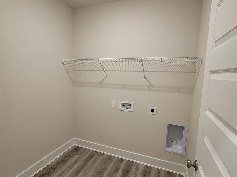 1045 Hayward Loop — Photo 16