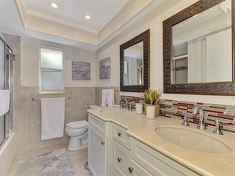 4946 Commonwealth Dr — Photo 40
