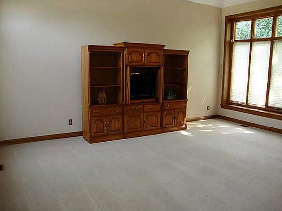 3rd image of 313 Vista Ct