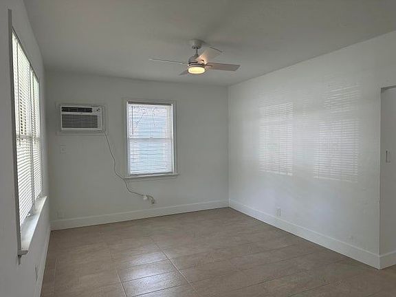 2nd image of 1018 NE 3rd St