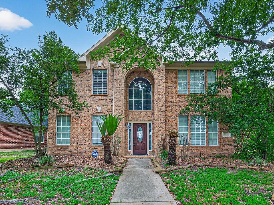 1st image of 1002 Pine Walk Trl