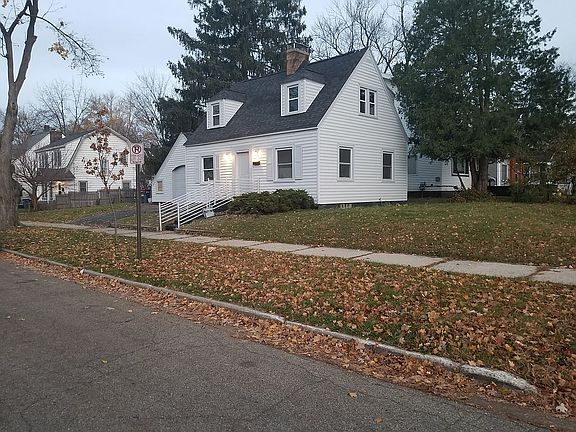 2nd image of 555 Storrs St SE