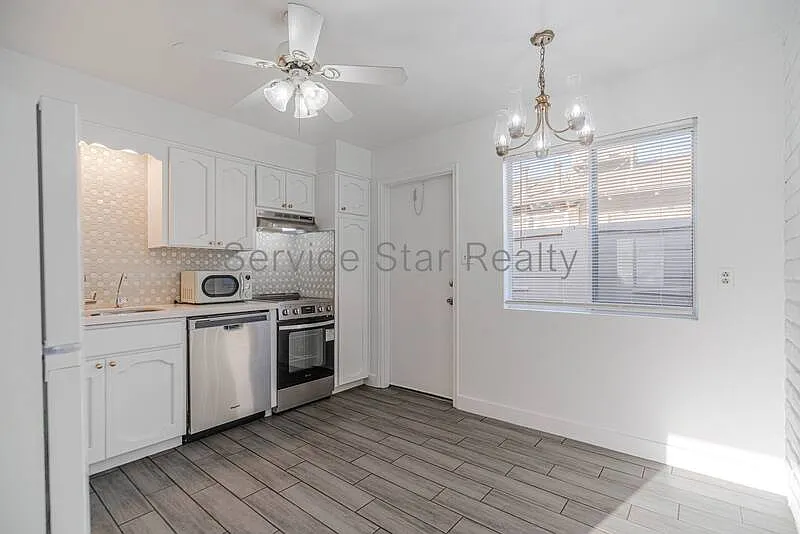 2 bed, 1.0 bath, 819 sqft, $1,725 — Photo 2