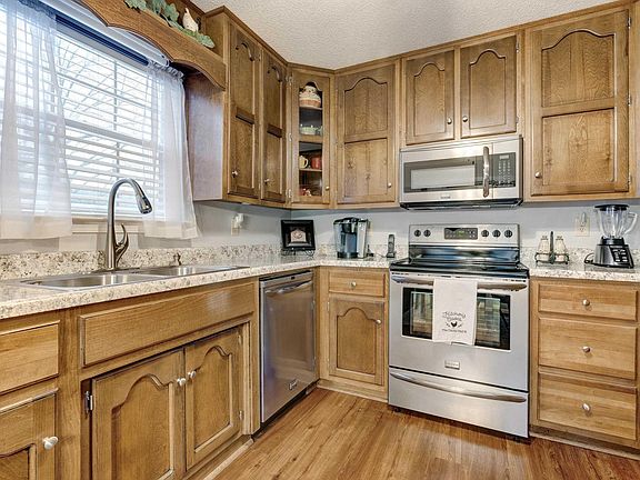 4th image of 3109 Cedarbrook Ln