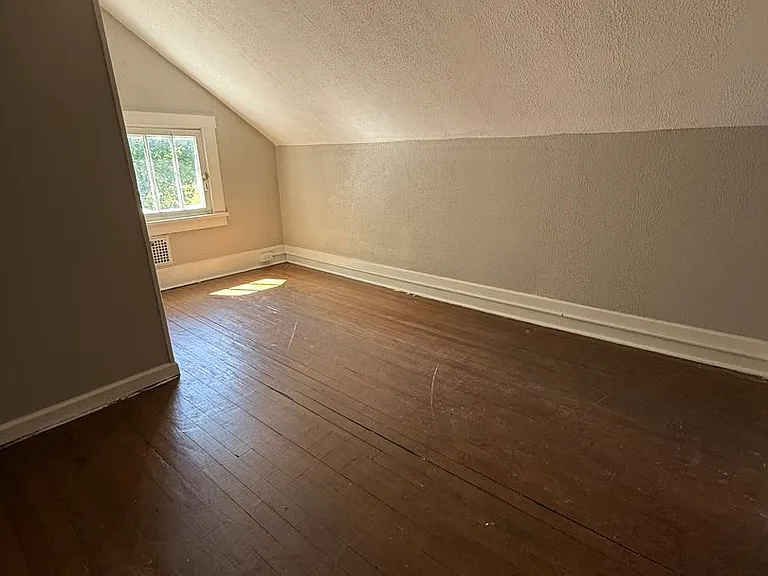 227 Crandall Ave — Photo 15