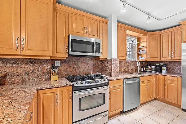 Sold by Corcoran | media 3