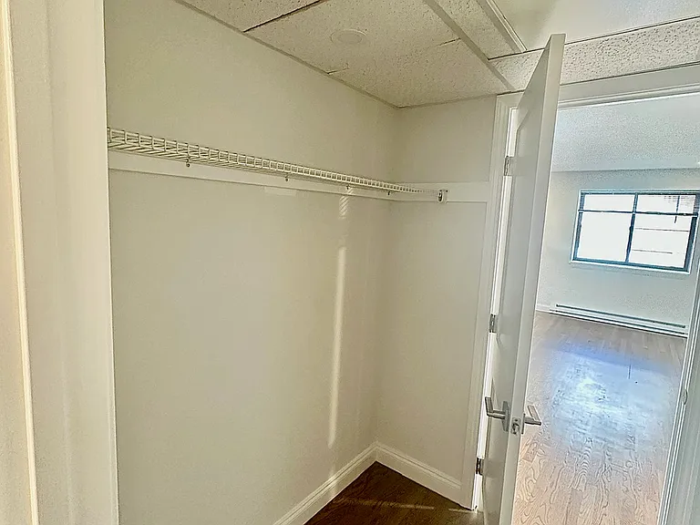 310 Hammond Pond Pkwy #504 — Photo 11