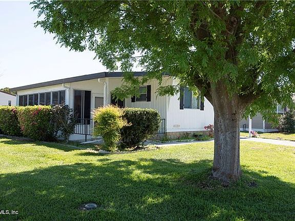 2nd image of 808 Silver Oak Ave