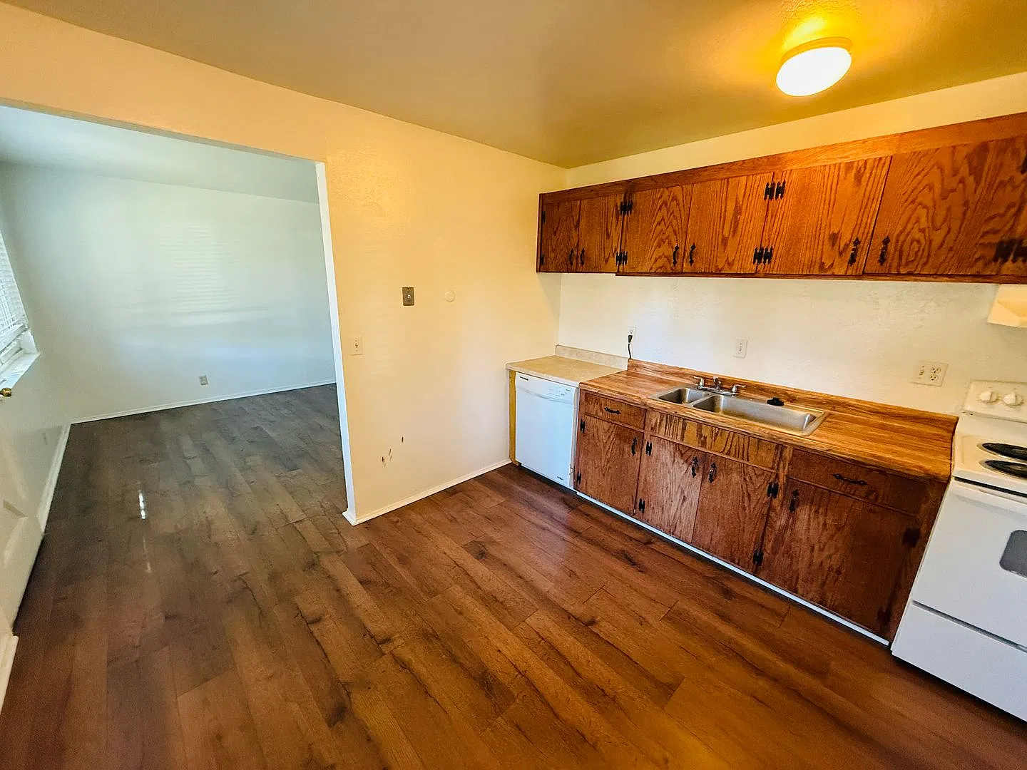 2 bed 1 bath apartment for rent in South Lake Tahoe — Photo 1