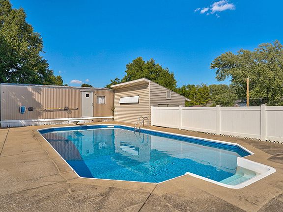5th image of 1757 E Mcclernon Street