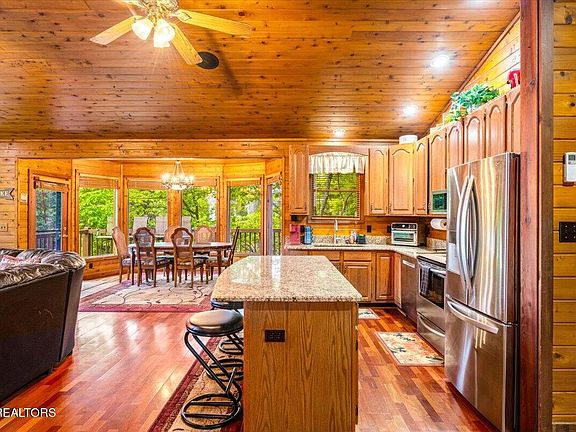 4th image of 1186 Deerfield Way