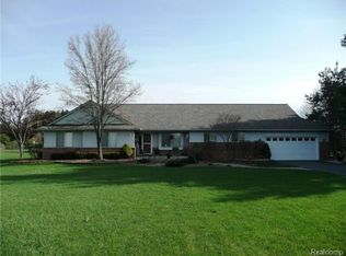 13876 Hearthstone Ln, Hartland, MI