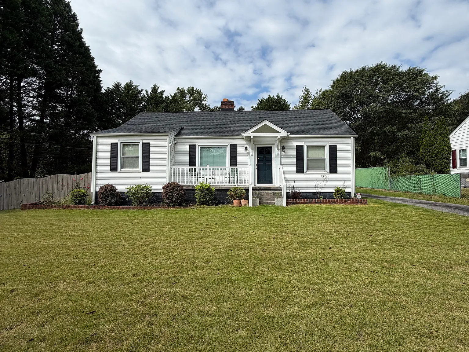 2 bed, 1212 sqft, $2,050 — Photo 1