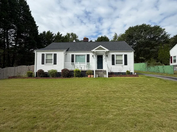 46 Holmes Dr, Greenville, SC 29609