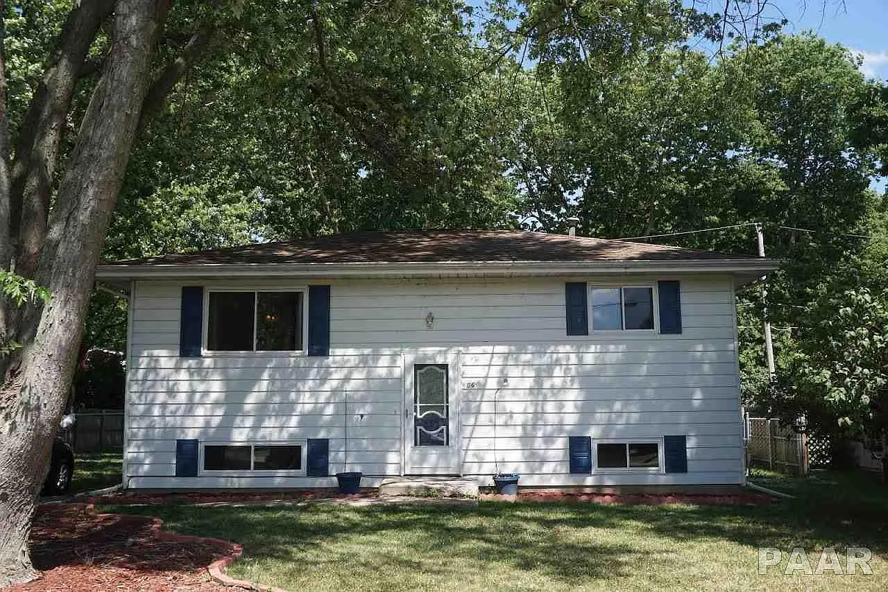 306 Birkett St photo 1