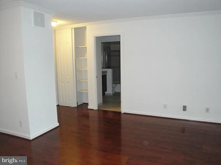 8360 Greensboro Dr #203 — Photo 20