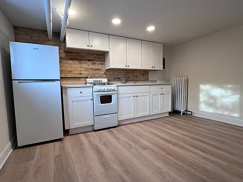 1102 E 3rd Photo 1
