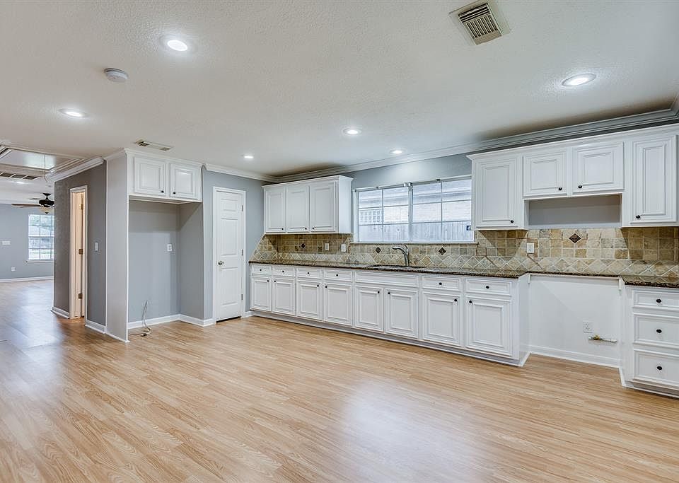 1st image of 1314 Avenue G