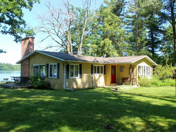 1170 Hillcrest Dr, Lake, MI 48632