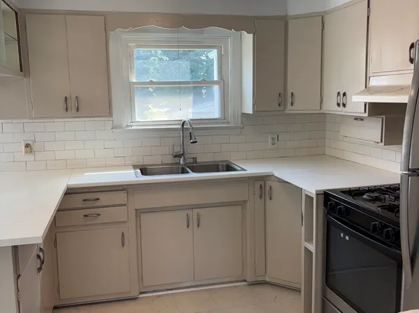 67 Pierce Ave #5, Hamburg, NY 14075