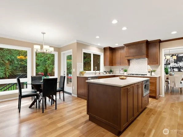 25827 NE 9th Street, Sammamish, WA 98074