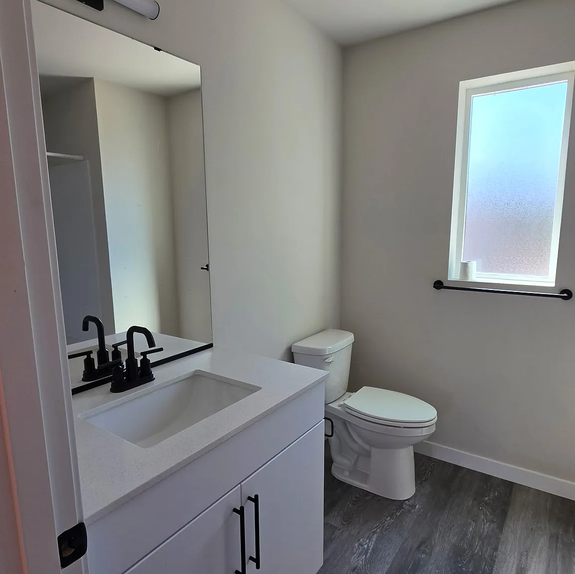 4 bed, 1860 sqft, $4,500 — Photo 2