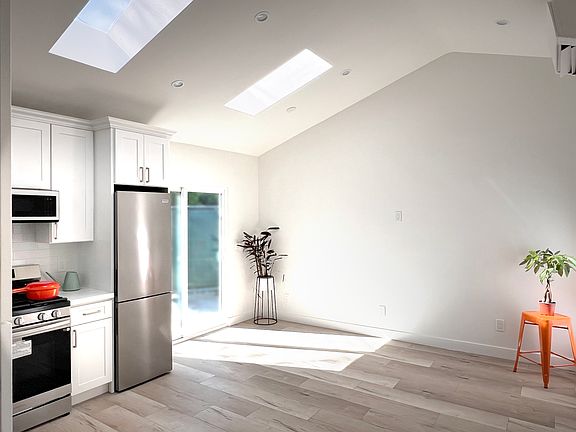 2nd image of 1431 N Pepper St #101