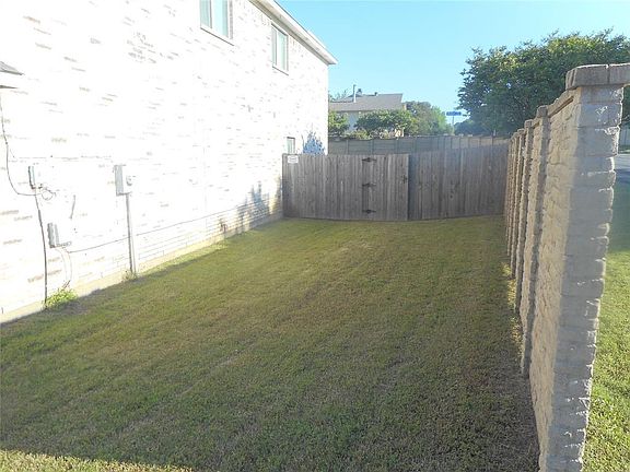 5th image of 2301 Aldergate Dr
