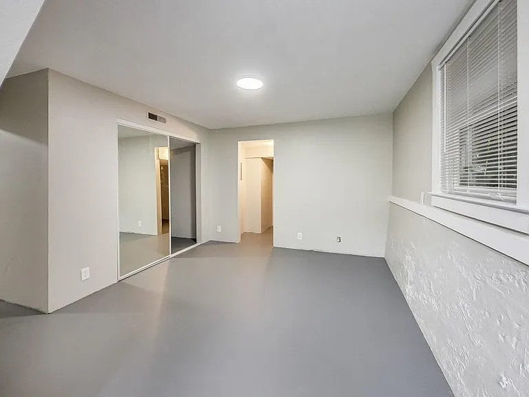 1824 Linden St #8 — Photo 6