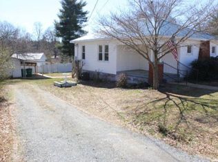 5080 Friendly Rd, Walkertown, NC 27051