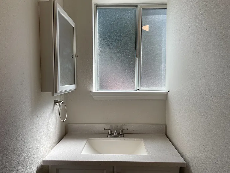 Bridgeport Terrace Apartments — Photo 30