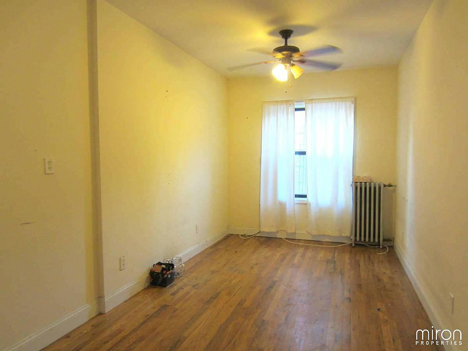 2nd image of 306 Saint James Pl #2