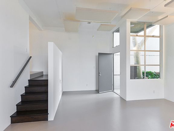 5th image of 558 Rose Ave APT 3