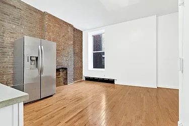 Rented by Brownstone Property Group