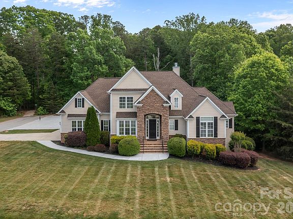 5th image of 141 Winding Creek Dr