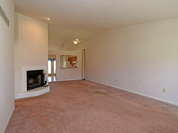 4th image of 44 Stillmeadow Dr