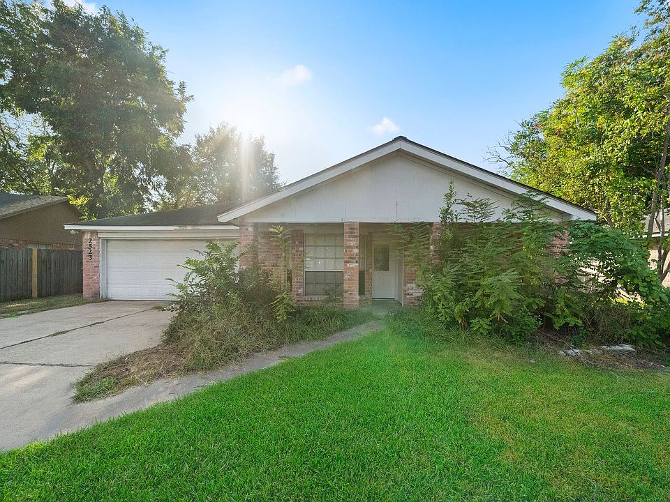 1st image of 2523 Village Way Dr