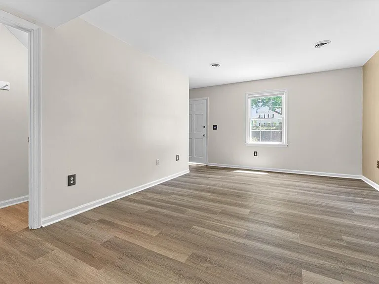 2227 Bailey Ave #C — Photo 13