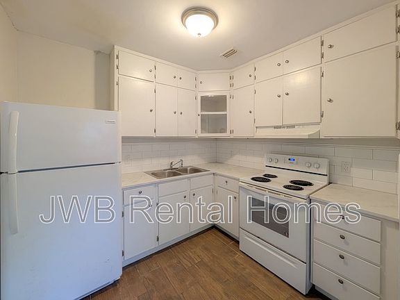 3rd image of 3228 Myra St