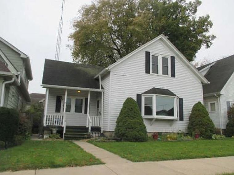 2nd image of 3707 Wright Ave