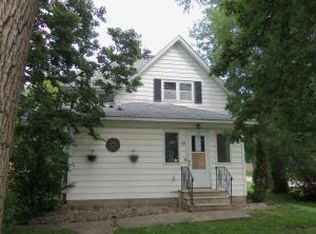 118 E 4th St, Cyrus, MN 56323