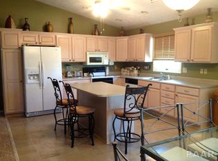 2102 Lexi Dr, Eureka, IL 61530