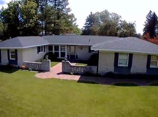 4177 Conne Mara Ln, Waterford, MI 48329