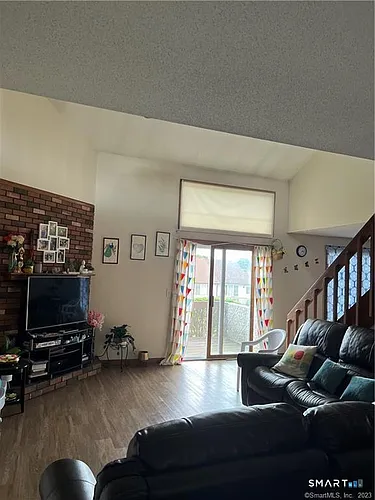 20 Arthur Dr #1 Photo 1