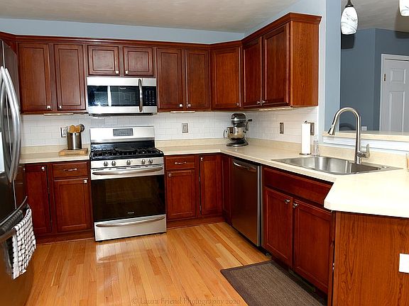 2nd image of 5146 Overlook Ln